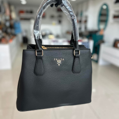 Prada klasik model çanta