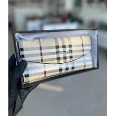 Burberry cüzdan