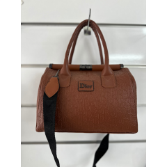 C.Dior marka çanta