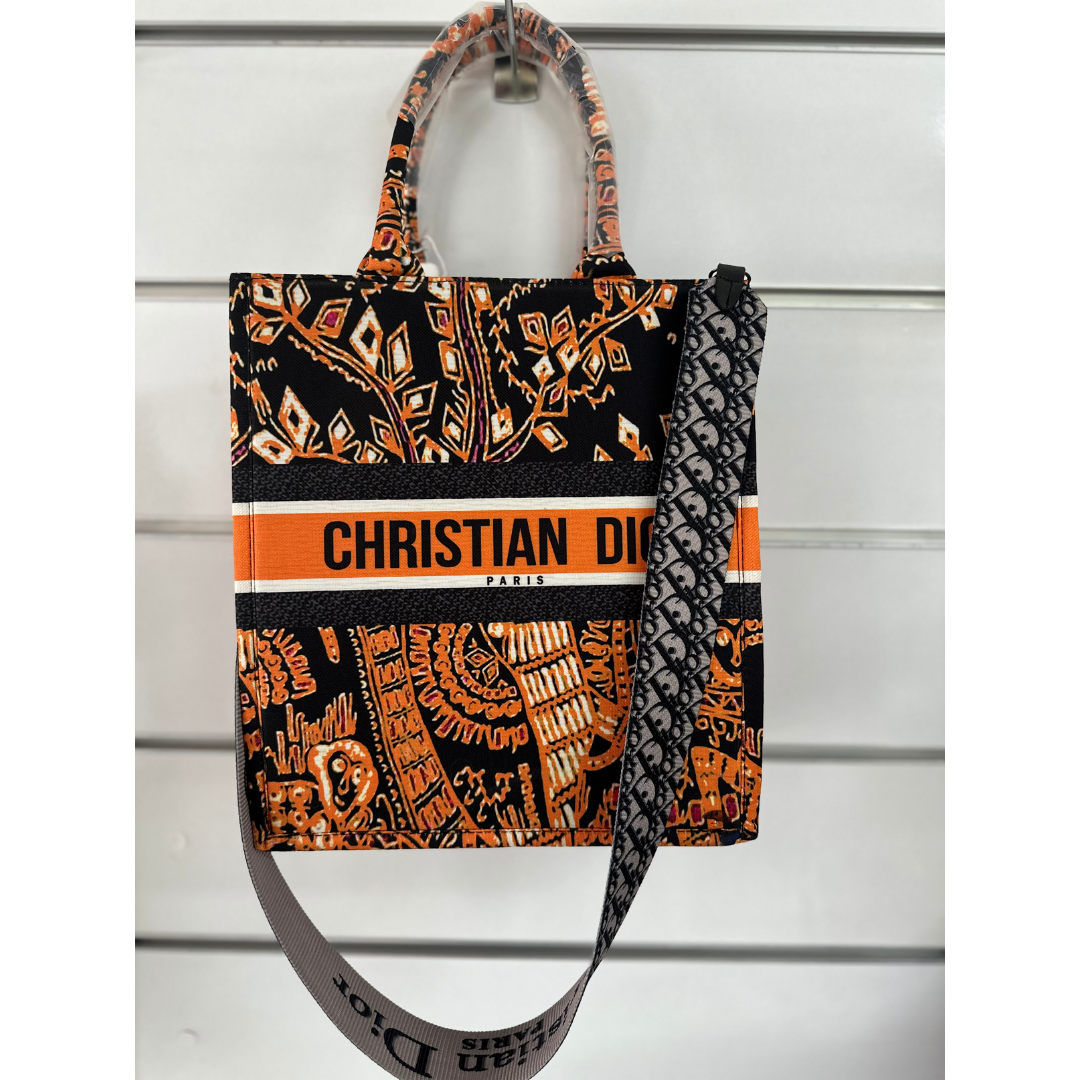 C.Dior marka çanta