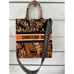 C.Dior marka çanta