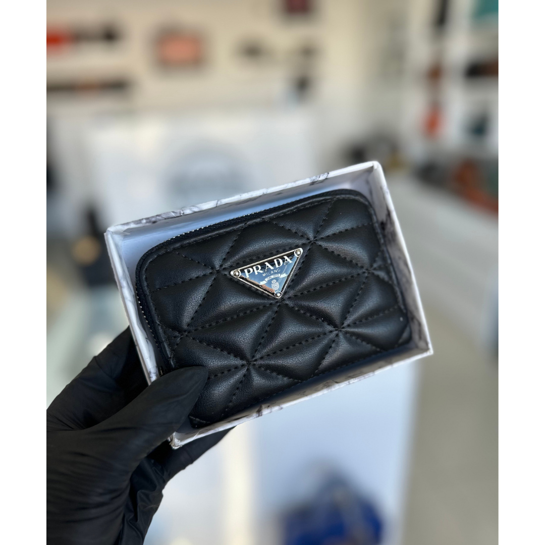 Prada marka küçük cüzdan